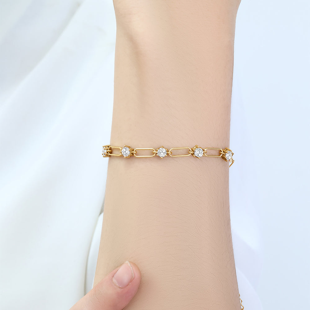 https://www.dropbox.com/scl/fi/ruwk5gutlffat53zsi382/Paperclip-Bracelet-with-Gemstone-Accents_3.jpg?rlkey=zok2jdp6jt0pno2g89feqpmto&st=cs5d1n3m&dl=0