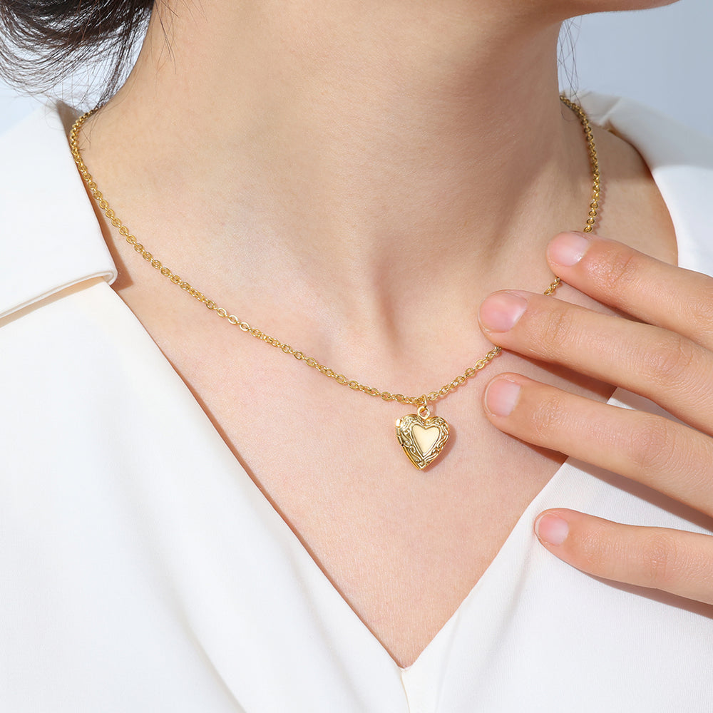 https://www.dropbox.com/scl/fi/ct6apwcdfnlklunpfp7ax/Personalized-Heart-Locket-Necklace_9.jpg?rlkey=fvrtc0w1ok5ud9985swvd9as5&st=b4xazxj9&dl=0