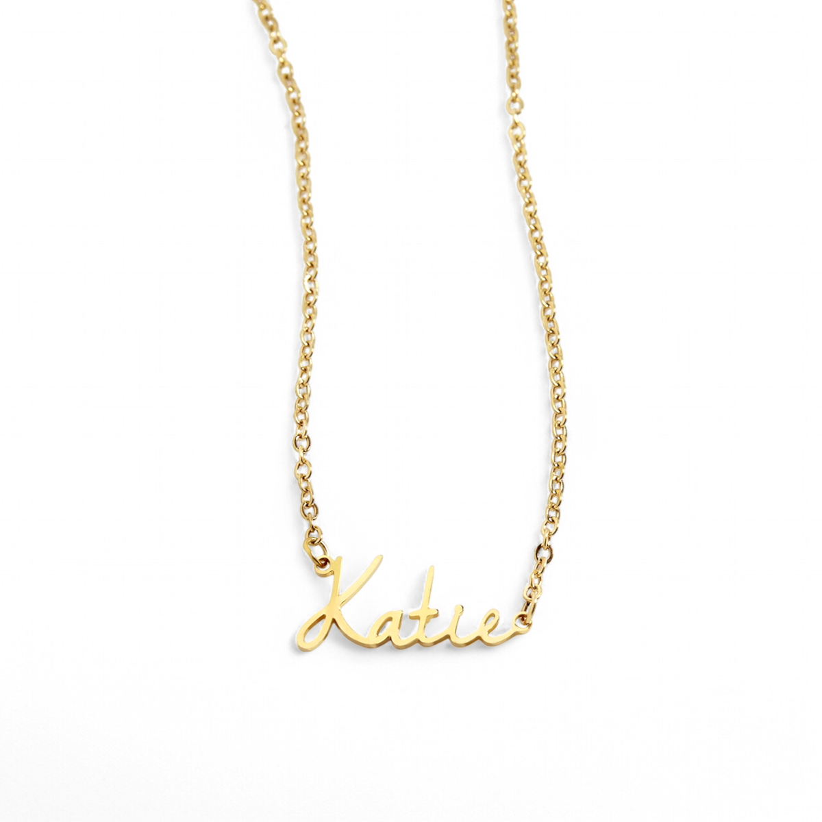 How to Choose a Name Necklace: Fonts, Lengths, and Metals Explained