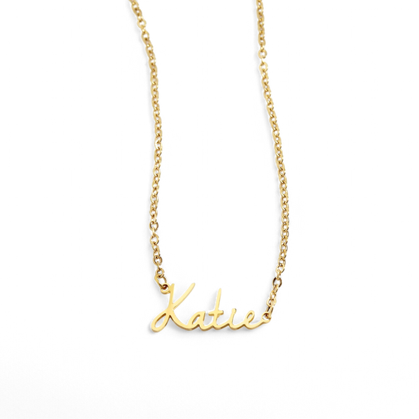 How to Choose a Name Necklace: Fonts, Lengths, and Metals Explained