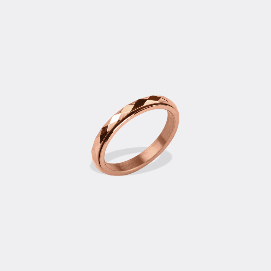 Dainty Hammered Band Spinning Fidget Ring – Mint & Lily