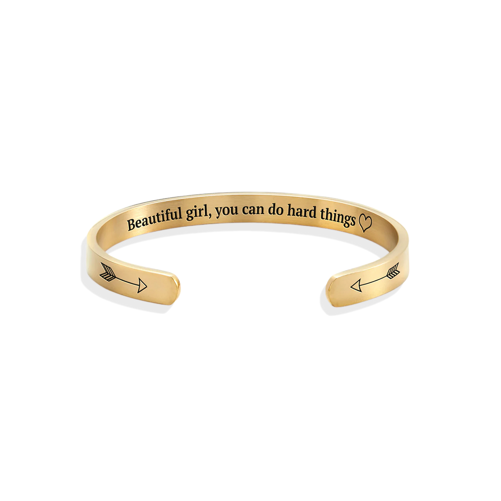 Beautiful Girl You Can Do Hard Things Personalisierbares Manschettenarmband  - 18 Karat vergoldet / Personalisiert