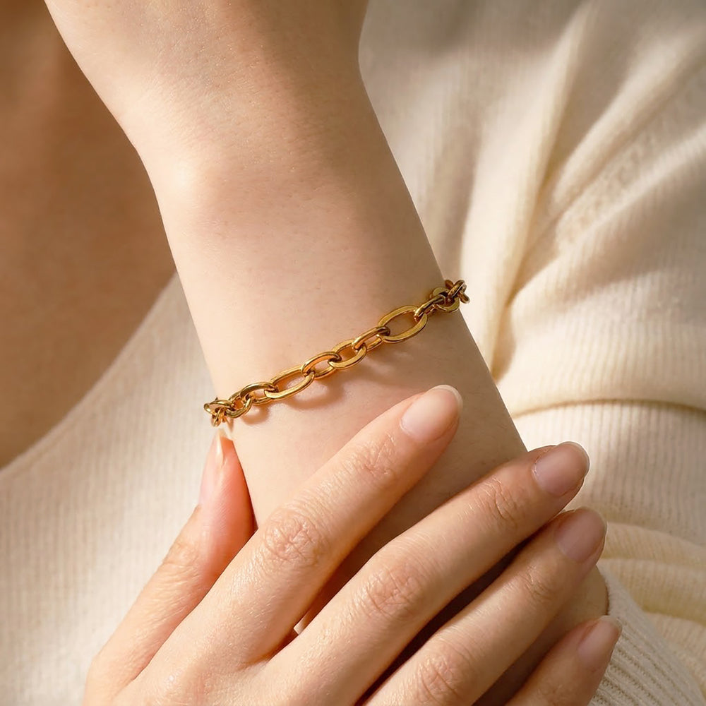 Bold Linked Paperclip Bracelet - Gold