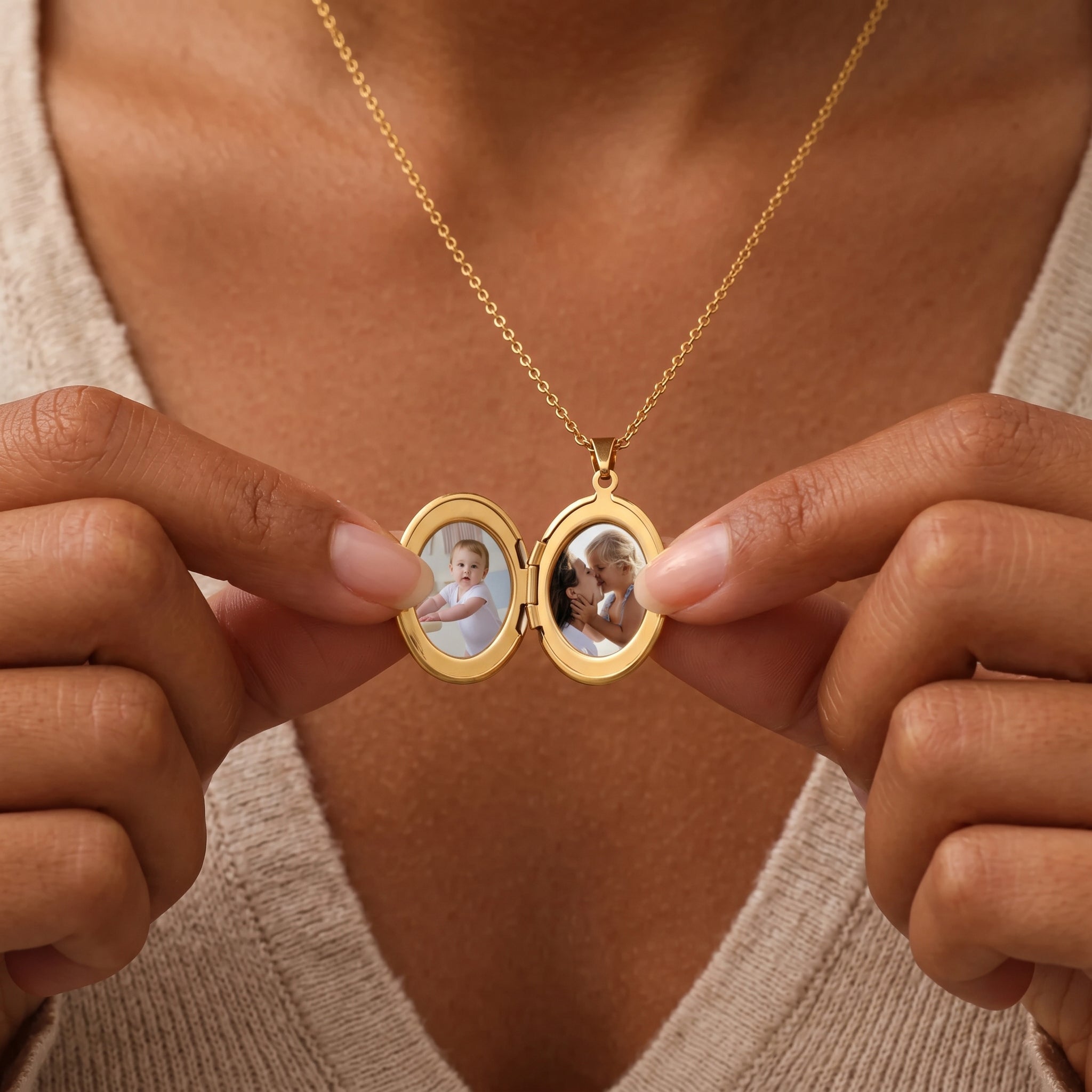 Engraved Oval Photo Locket Necklace – Mint & Lily