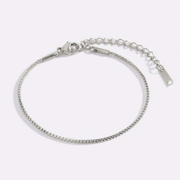 EssentialBracelets_1silver_gra