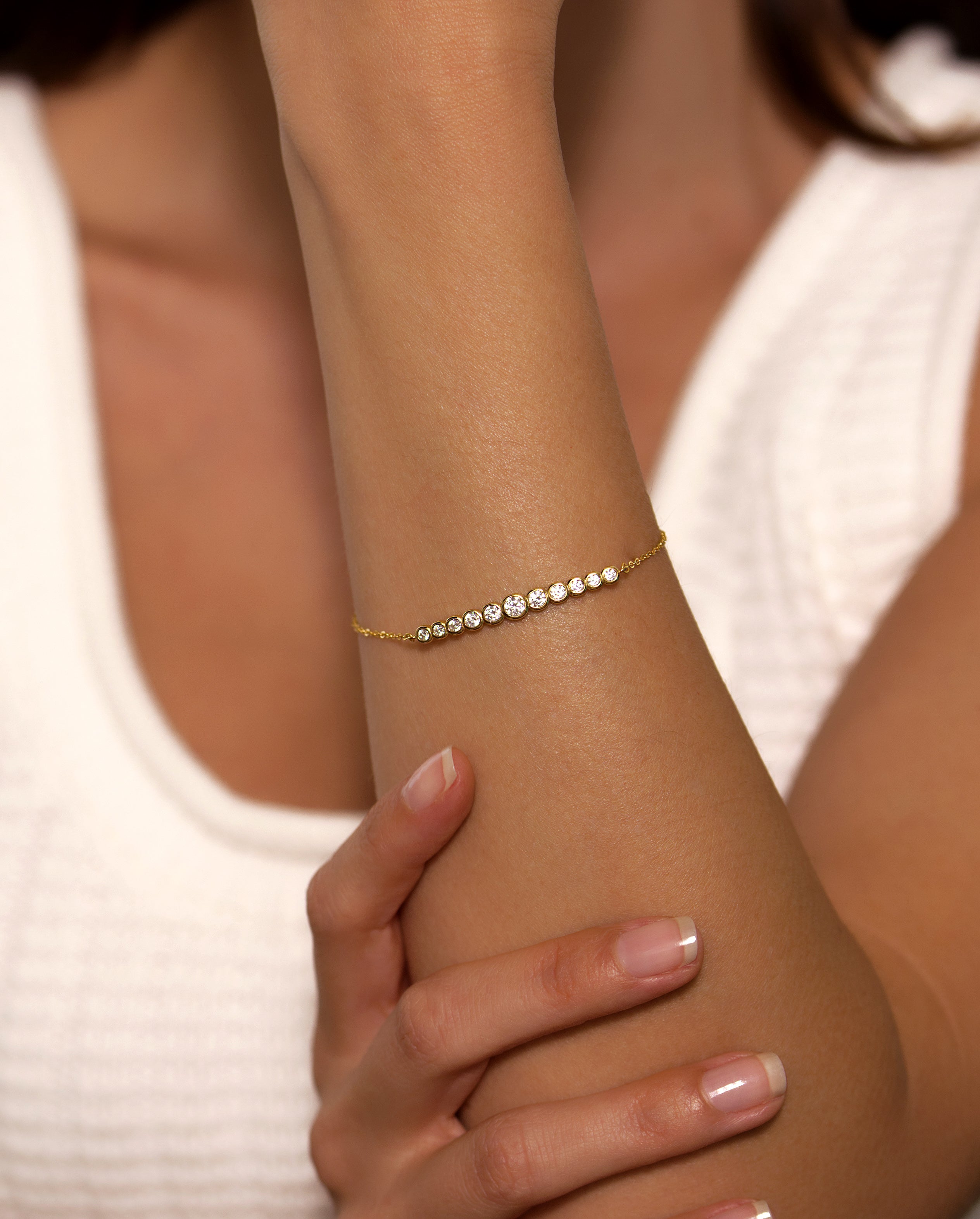 Graduated Bezel Bracelet – Mint & Lily