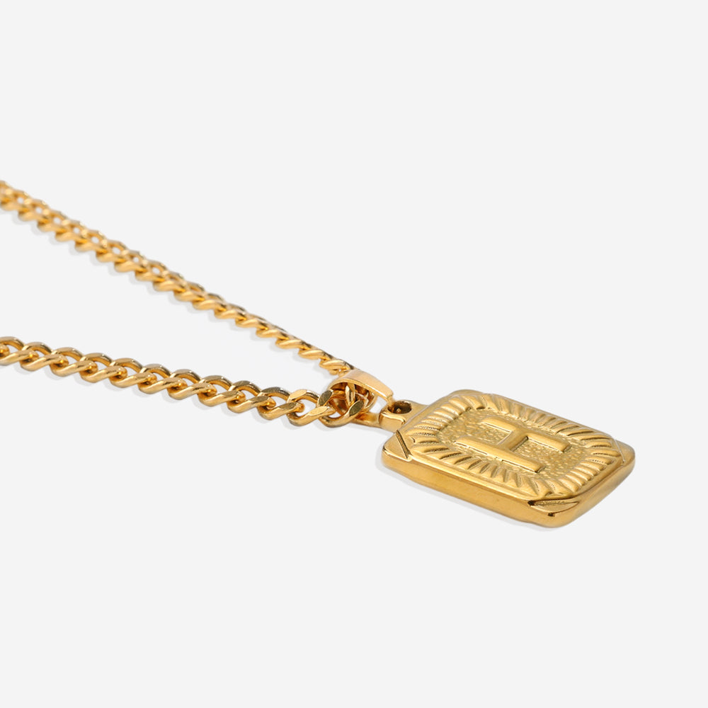 Initial Card Pendant Necklace with Curb Chain - Gold / Curb Chain / H