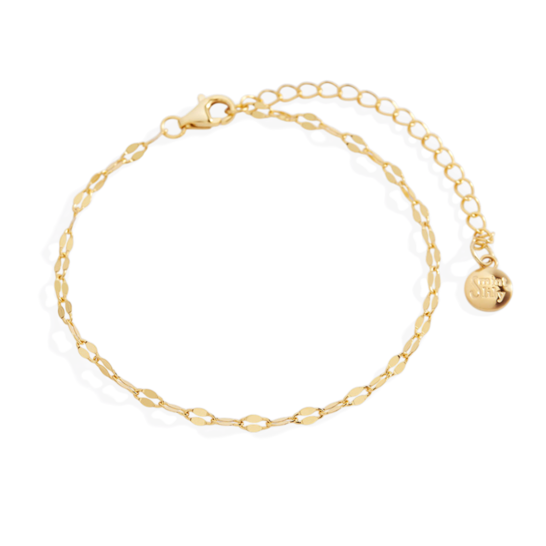 Gold chain bracelet showing vermeil finish — Mint & Lily
