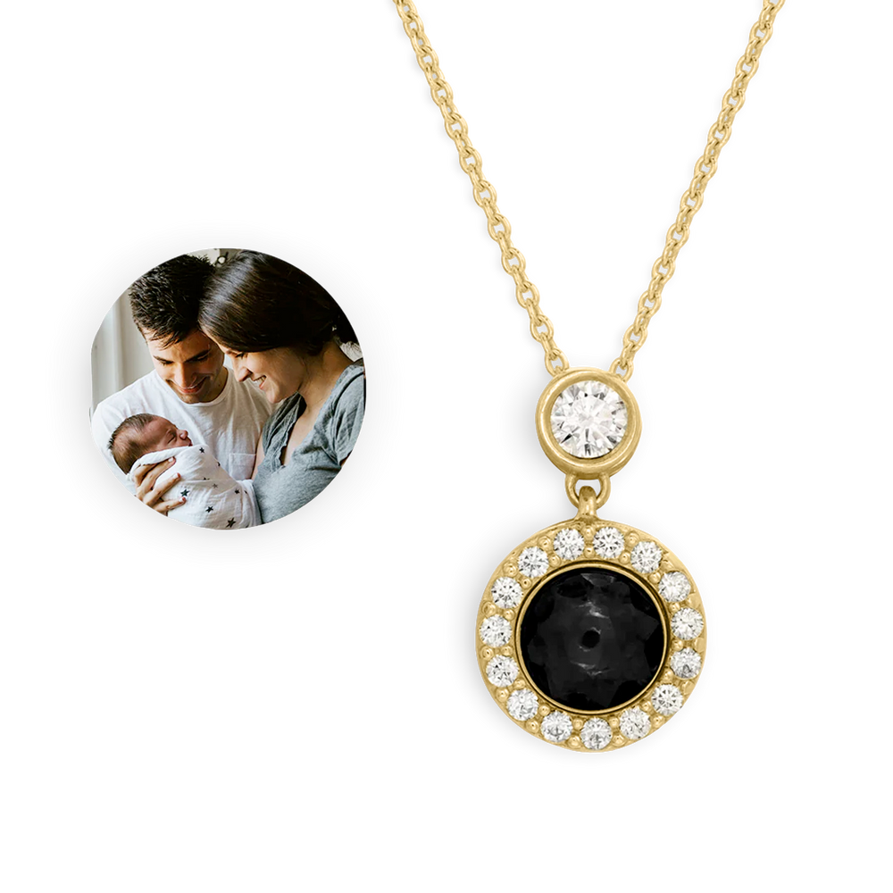 Collar pequeño con foto de halo - Chapado en oro de 18 quilates.