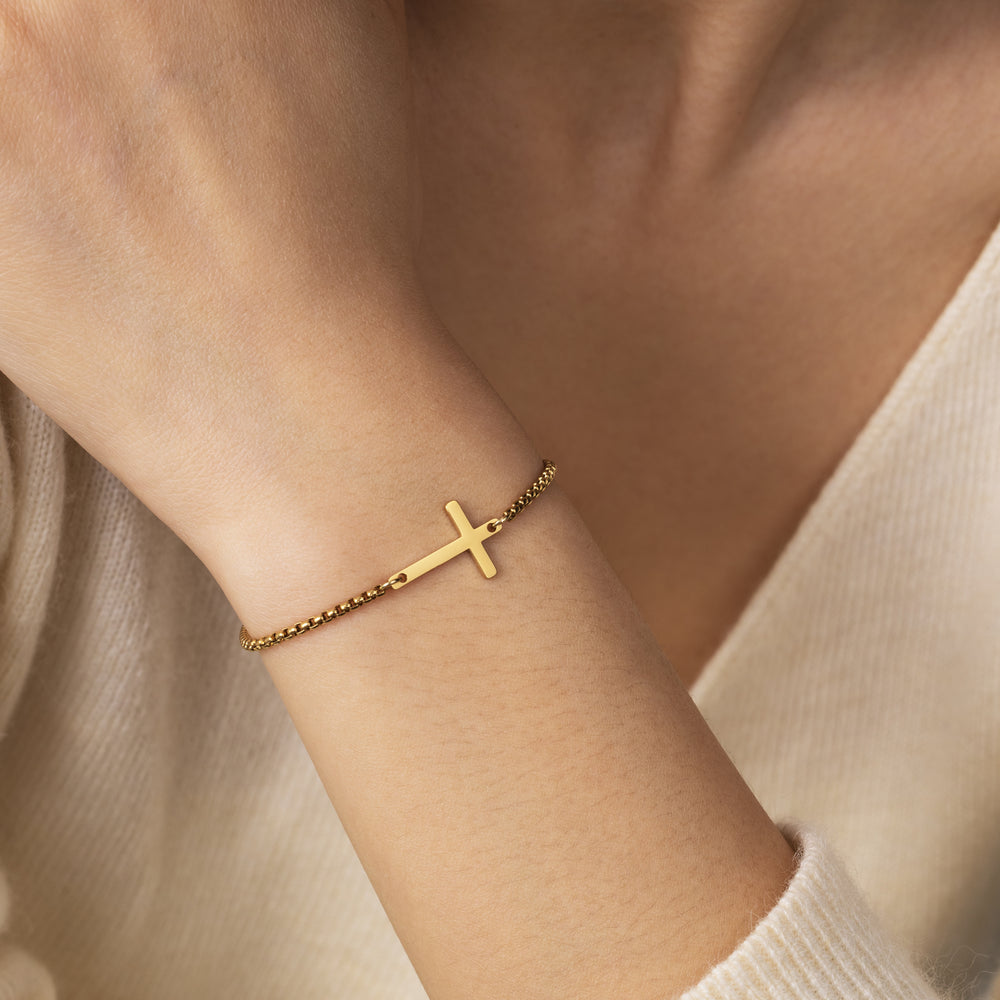Sideways Cross Slider Bracelet - Gold / 8.5"