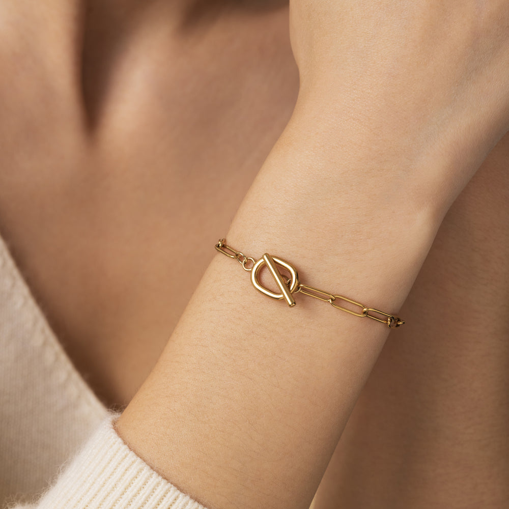 Toggle Clasp Paperclip Chain Bracelet - Gold / 6.5"