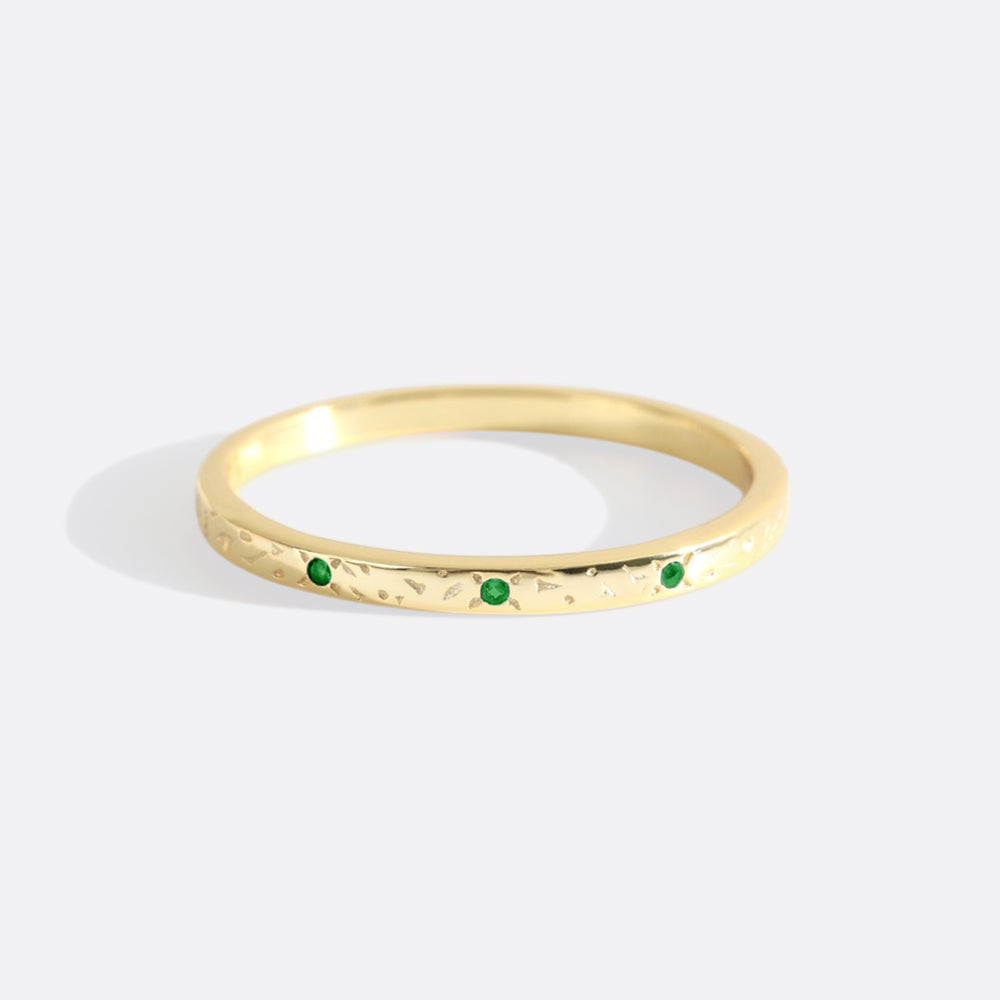 https://www.dropbox.com/scl/fi/d8nayuwytm92u9bxr7d4n/Textured-Birthstone-Narrow-Band_1-May.jpg?rlkey=r81jc0io5r19vl98yd6oea79z&st=zxl1k201&dl=0