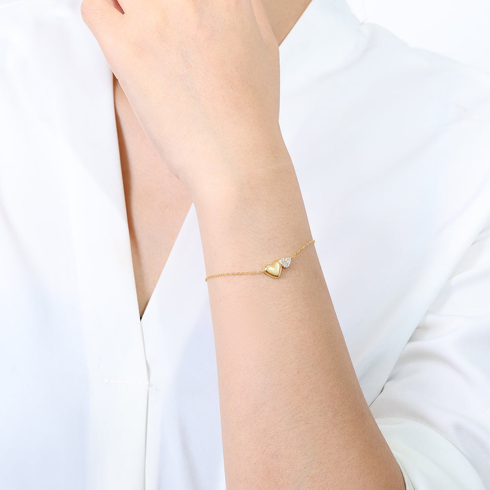 https://www.dropbox.com/scl/fi/wzeuclx46swfvap5std2n/Gold-Heart-Pav-Bracelet_6.jpg?rlkey=jvxdghprqvs64my76fyjeazc5&st=9njyxuid&dl=0
