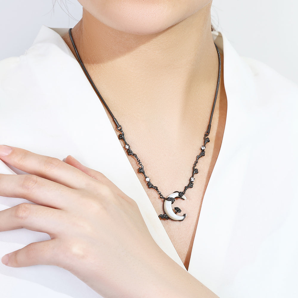 https://www.dropbox.com/scl/fi/44b1t6zqft7c0hqsmco56/Shell-Moon-Necklace_7.jpg?rlkey=q6w2omypogriyr5abxv87p8lp&st=amoxnsoj&dl=0
