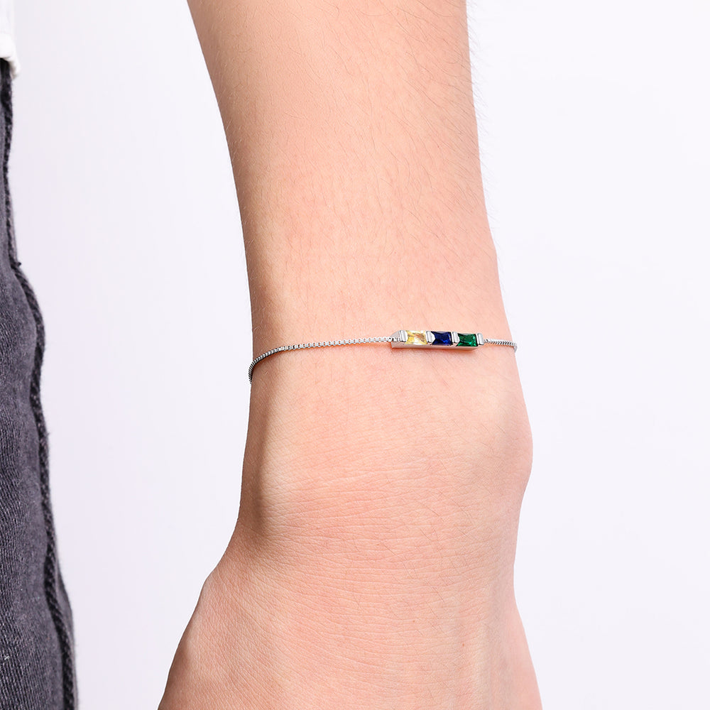 https://www.dropbox.com/scl/fi/oskomed5jpxjtrk92wwua/Dainty-Baguette-Birthstone-Bracelet_8.jpg?rlkey=45qdo9ix4k8dijinxxp0mn7sr&st=syhwlvqk&dl=0