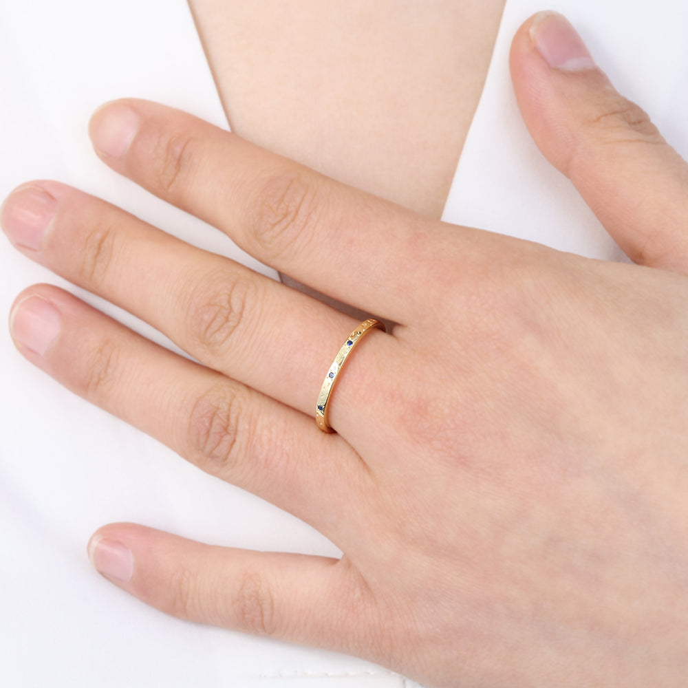 https://www.dropbox.com/scl/fi/nwoiiu8qegvl4mfmyj137/Textured-Birthstone-Narrow-Band_6.jpg?rlkey=yq0imjq6e2svcl852lftcorpy&st=08zfctb2&dl=0