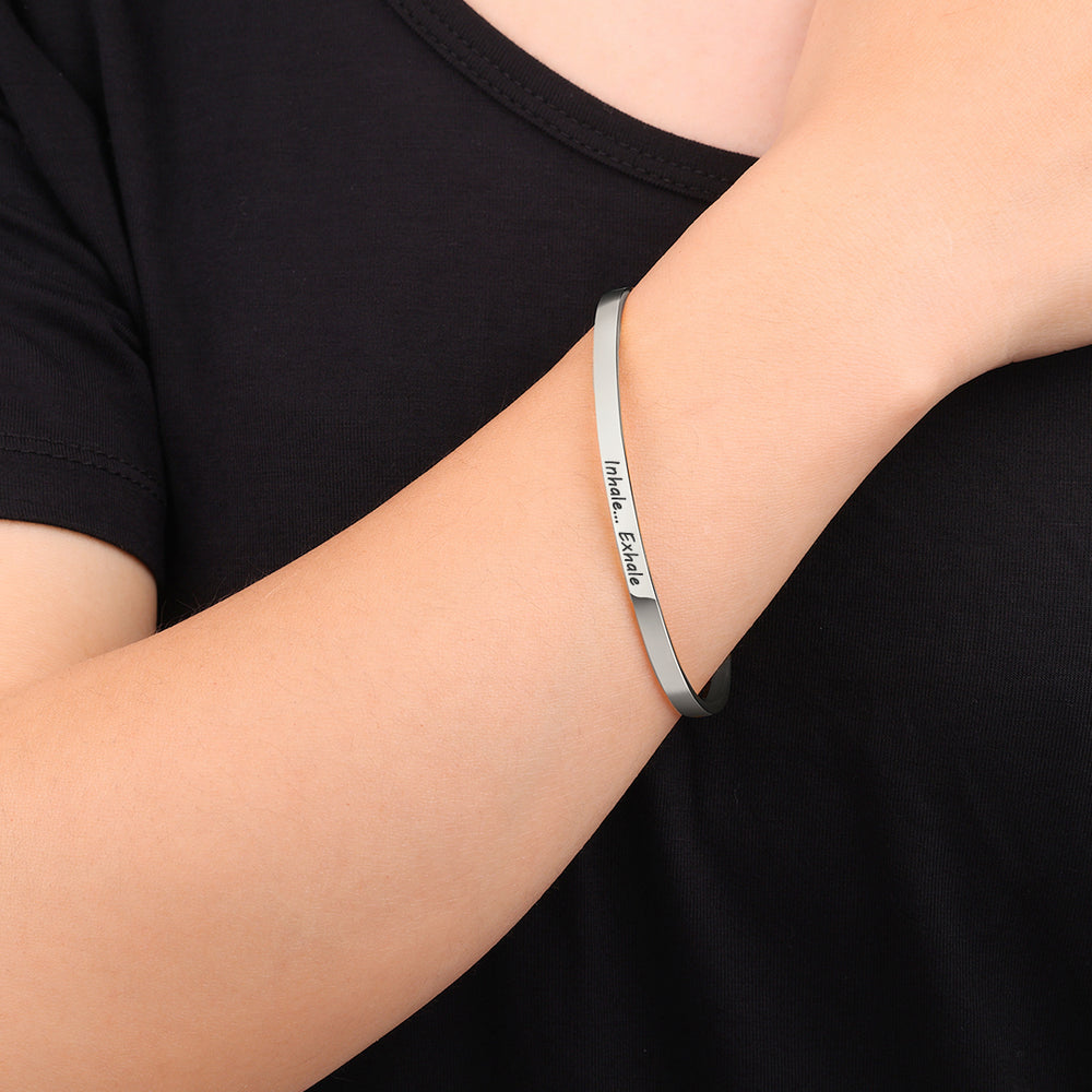 Personalized Thin Cuff Bracelet - Silver / Italics