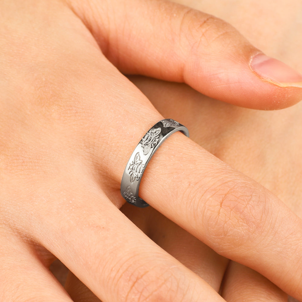 Stamped Honey Bee Band - 925 Sterling Silver / 5