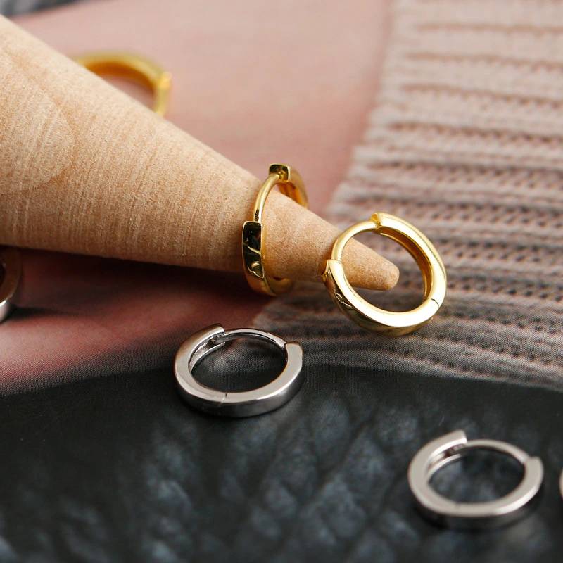 Block Huggie Earrings - 18k Gold Plated / 9mm
