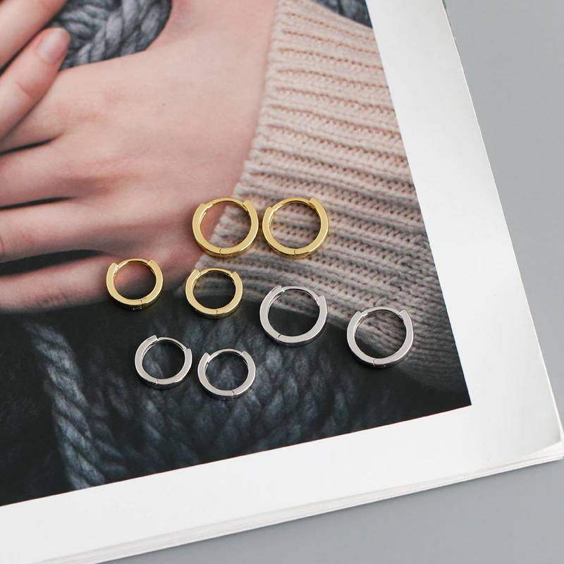 Block Huggie Earrings - 18k Gold Plated / 9mm