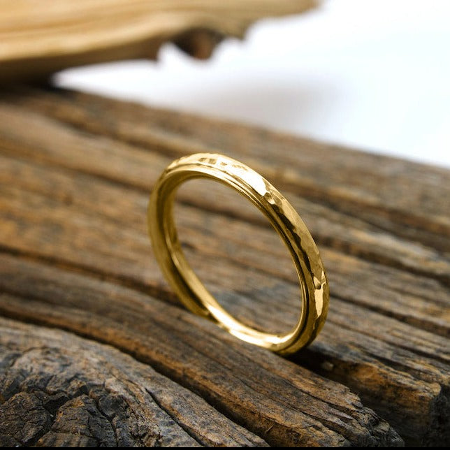 Dainty Hammered Band Spinning Fidget Ring – Mint & Lily