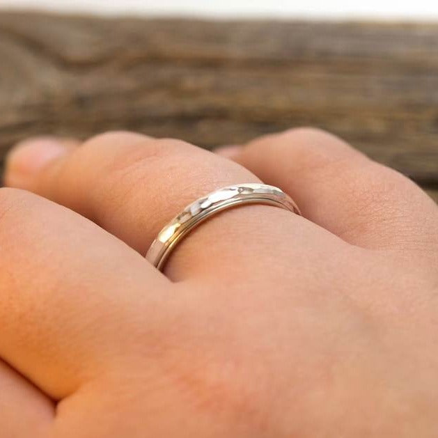 Dainty Hammered Band Spinning Fidget Ring – Mint & Lily