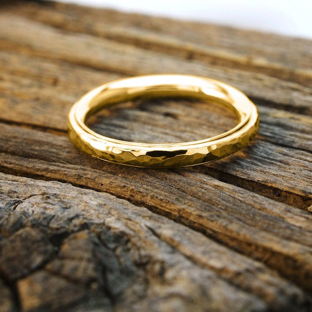 Dainty Hammered Band Spinning Fidget Ring – Mint & Lily