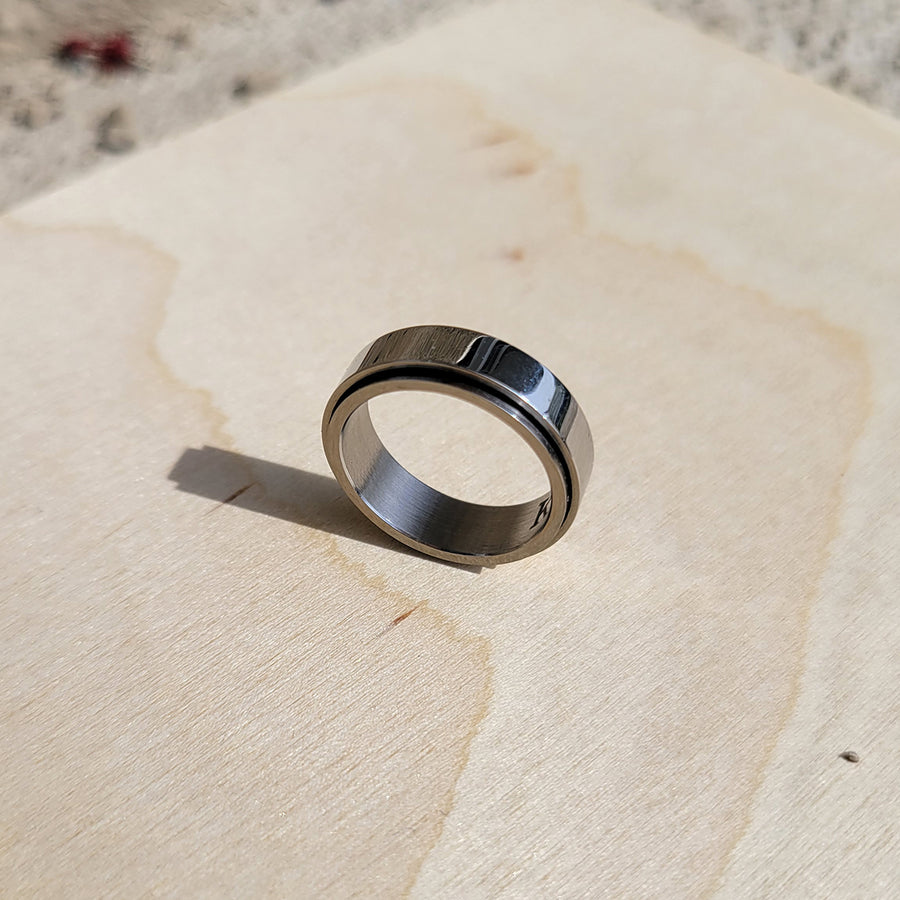 Personalized Classic Block Fidget Ring – Mint & Lily